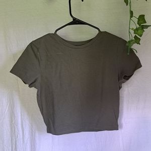 Green crop top tee
